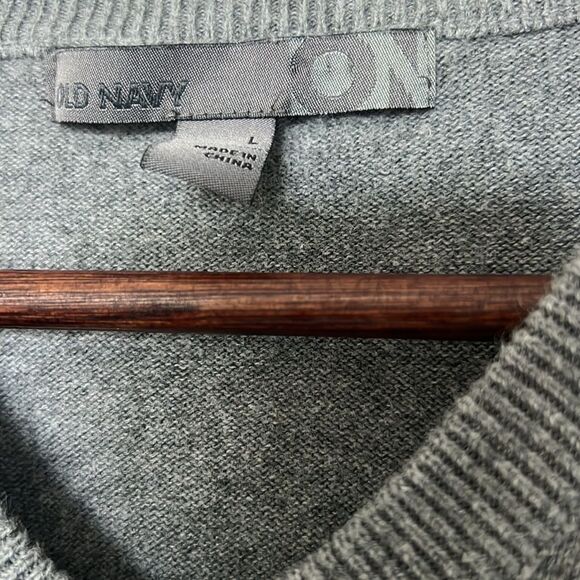 Old Navy Argyle V-Neck Sweater Gray Multicolor Men's Size Large 100% Cotton - Picture 2 of 4